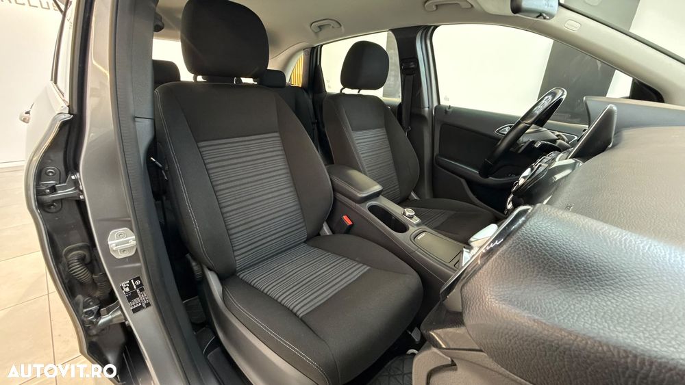 Mercedes-Benz B 180 - 22