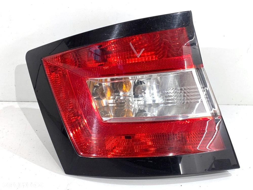 LAMPA PRAWY TYŁ  SKODA FABIA III Kombi (NJ5) 2014 - 2022 1.0 55 kW [75 KM] benzyna 2014 - 2022 - 1