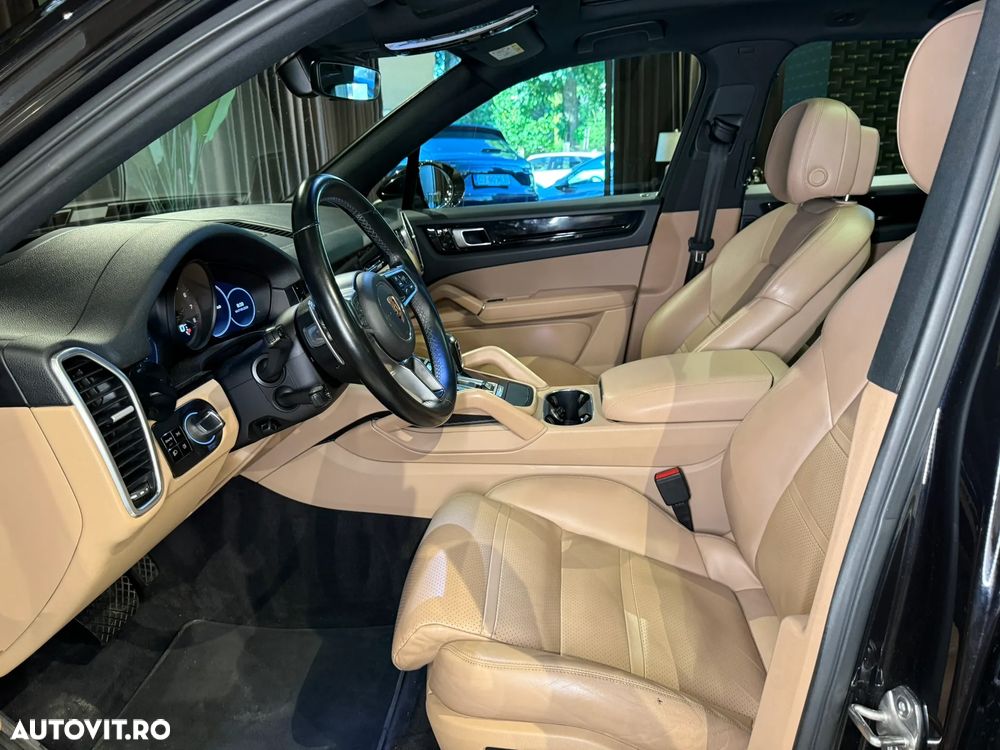 Porsche Cayenne - 10