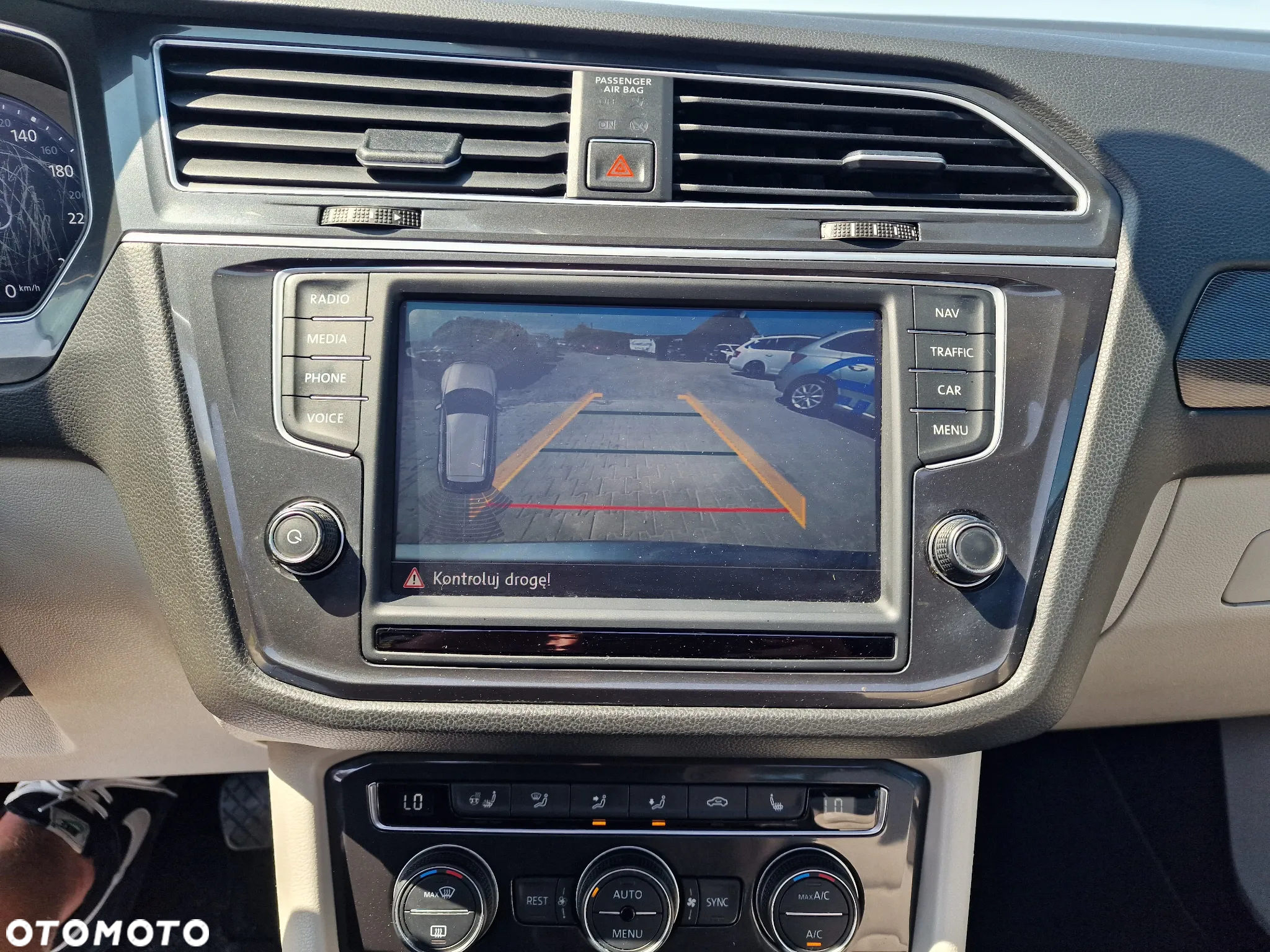 Volkswagen Tiguan 2.0 TDI SCR BlueMotion Technology Exclusive - 27