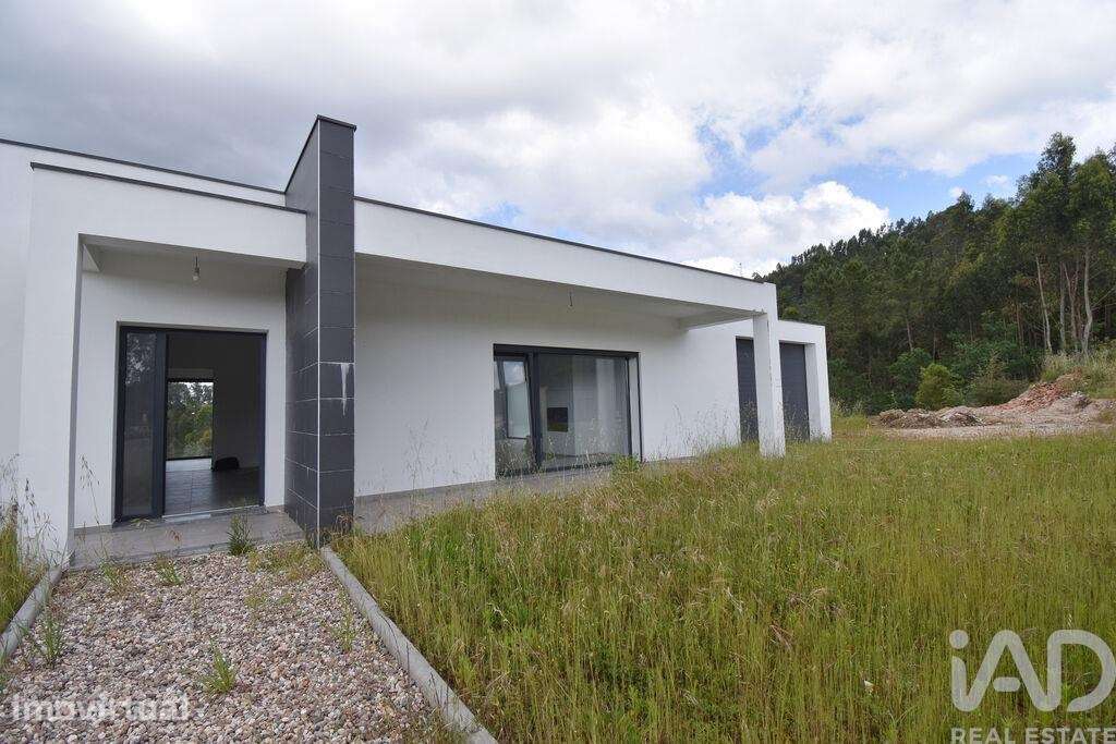 Moradia térrea T3 em São Miguel, Santa Eufémia e Rabaçal de 207 m2 - Grande imagem: 2/38