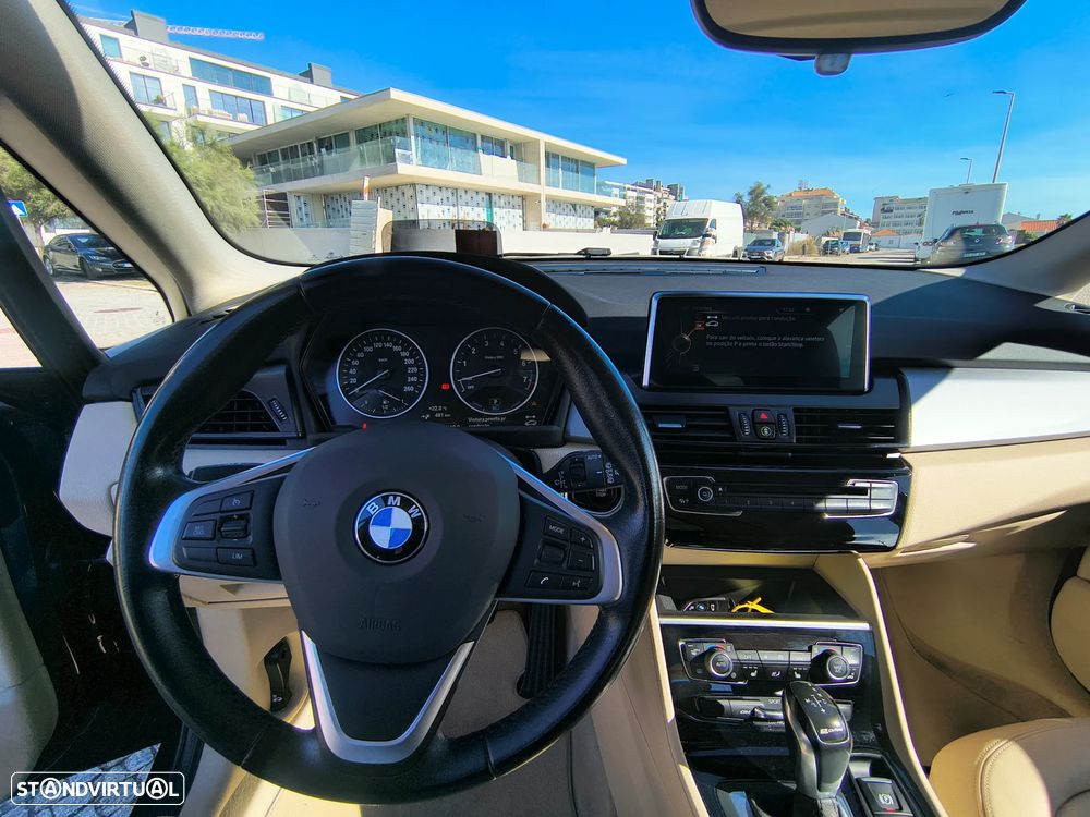 BMW 225xe Active Tourer - 12