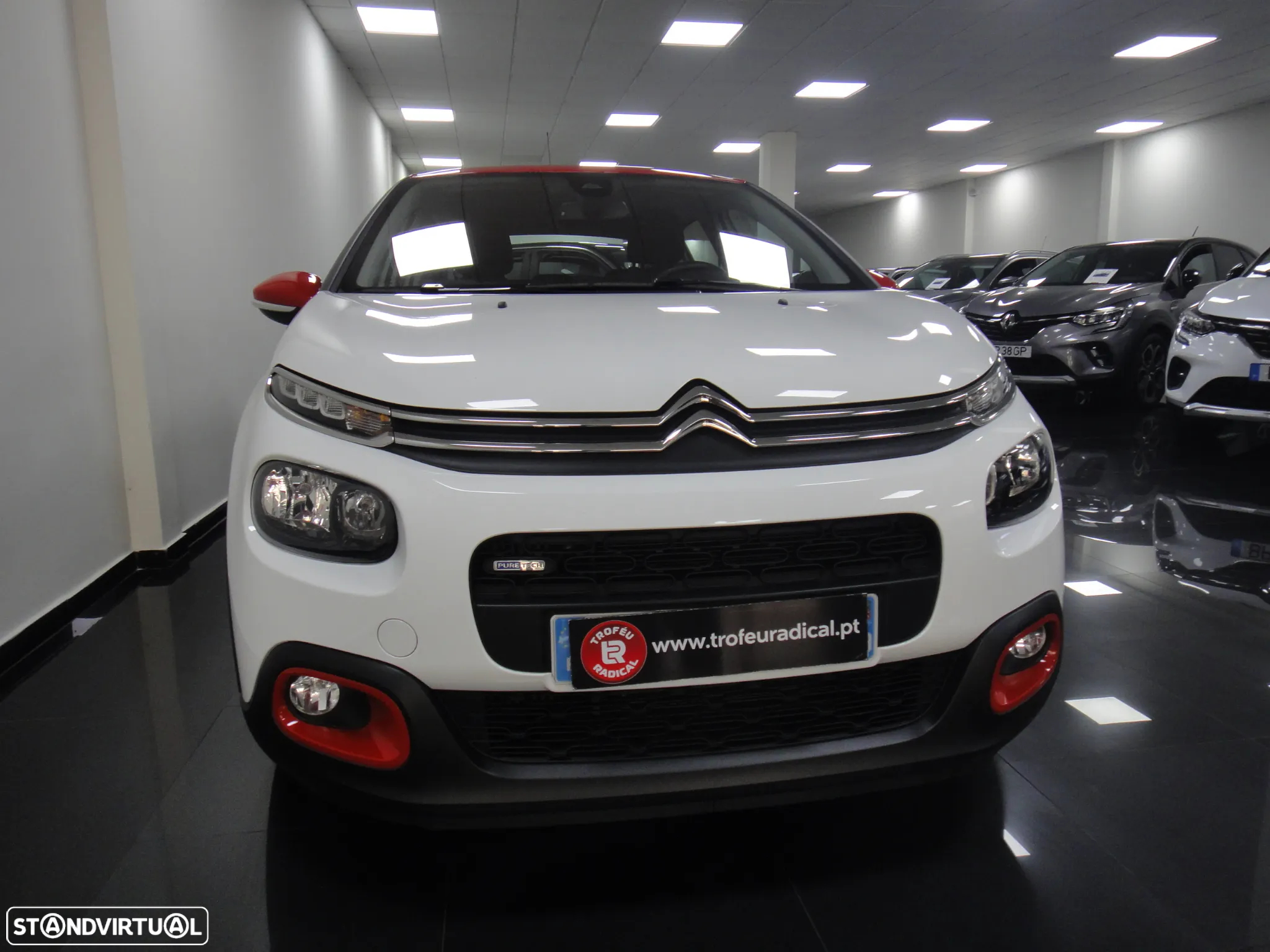 Citroën C3 1.2 PureTech Shine EAT6 - 2