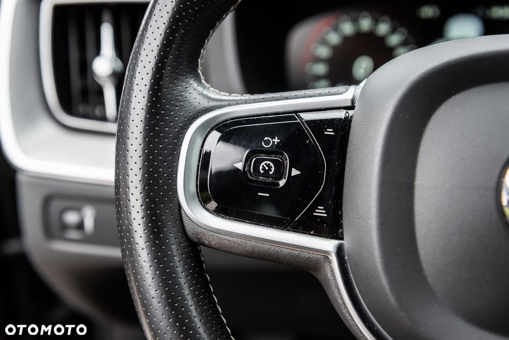 Volvo XC 60 D4 Drive-E R-Design Kinetic - 12