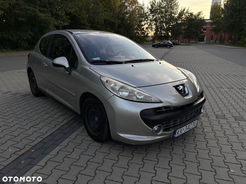 Peugeot 207 2006 photo 2