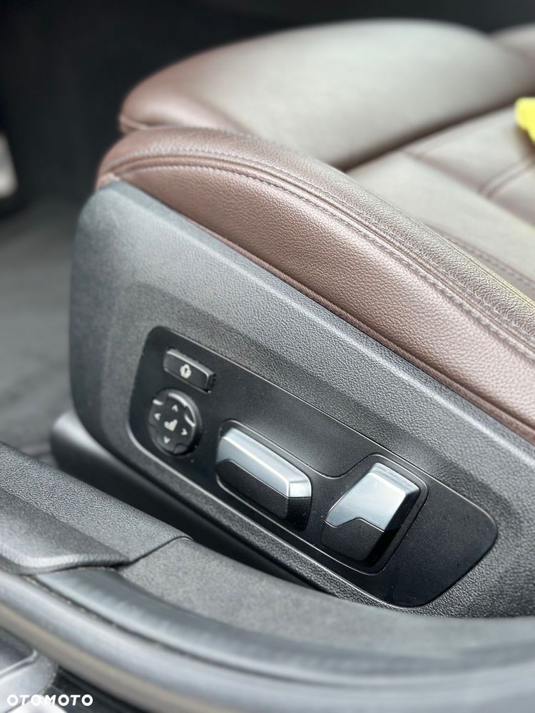 BMW Seria 3 320d xDrive M Sport Shadow sport - 10