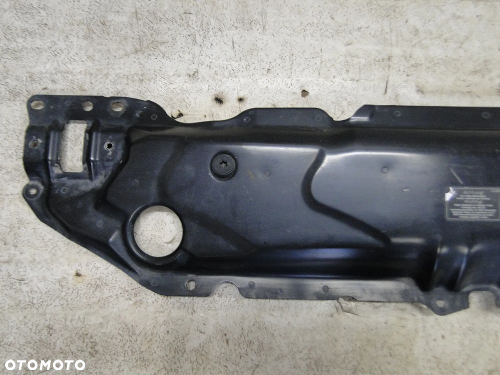 BMW 5 E60 E61 PAS PRZEDNI GÓRNY WZMOCNIENIE ZAMEK EUROPA - 2