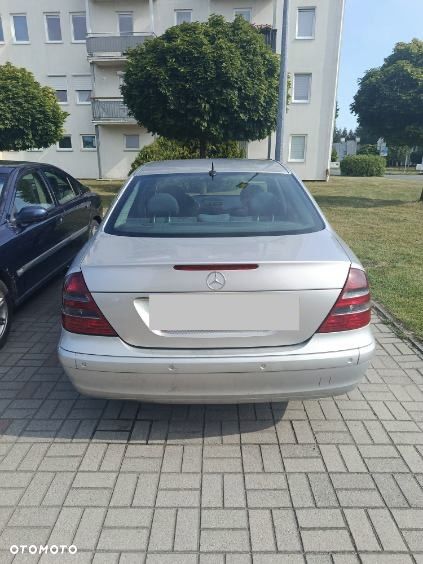 Mercedes-Benz Klasa E 200 CDI Classic - 3