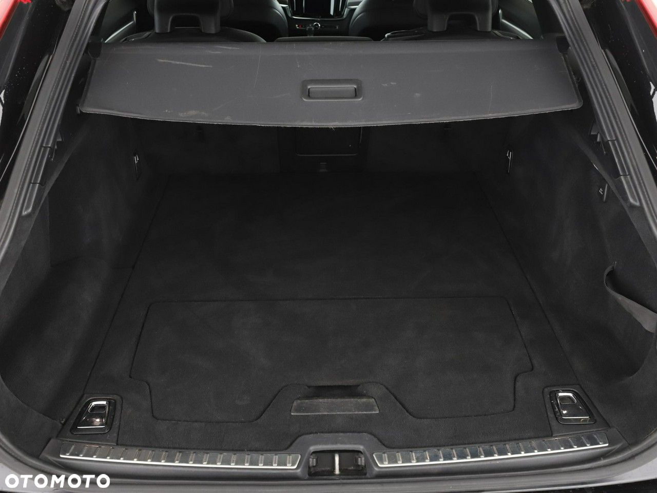 Volvo V90 D4 AWD Momentum - 20