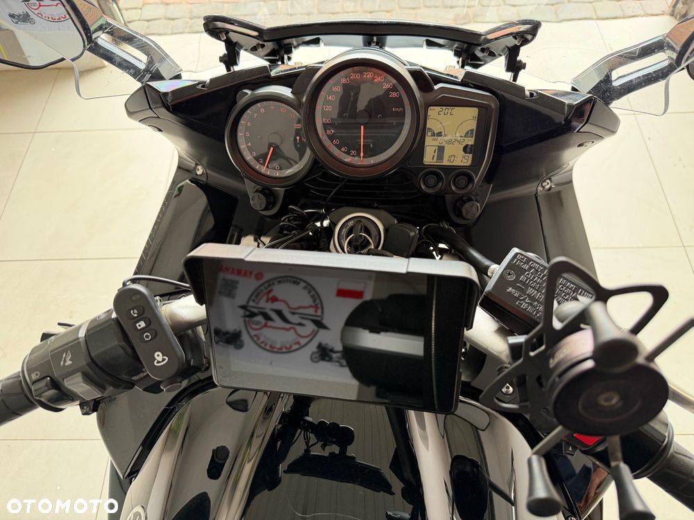 Yamaha FJR - 17