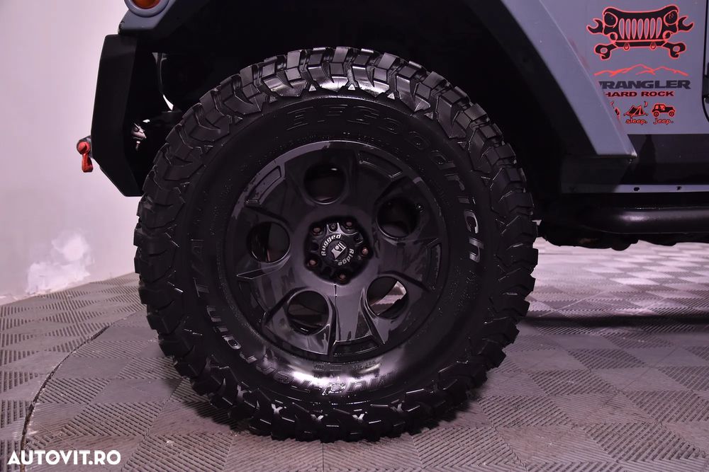 Jeep Wrangler - 13