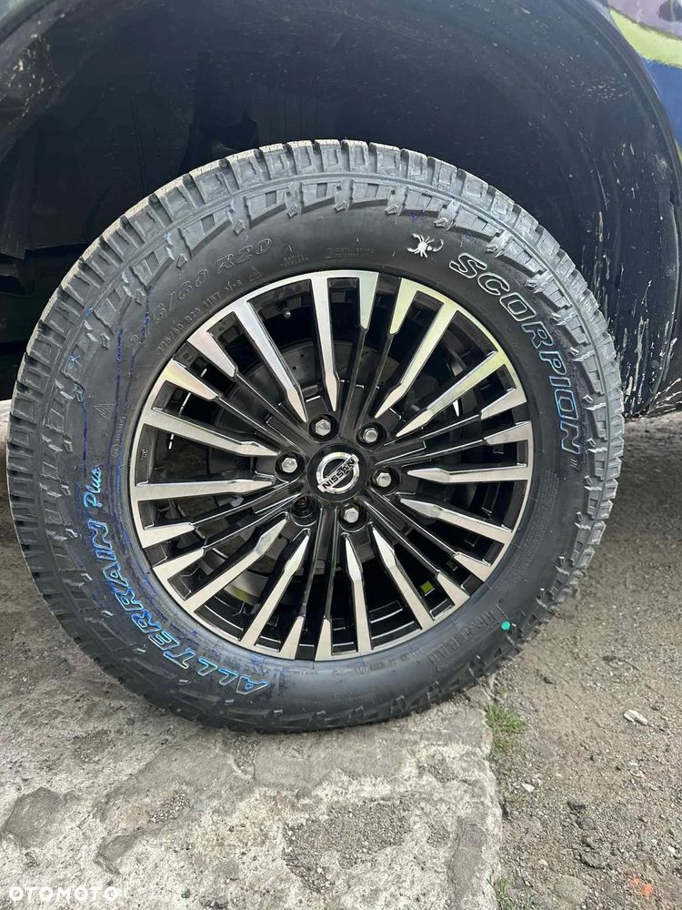 Felgi 20 Nissan Titan Nowe 20 x 8J et 35 - 12