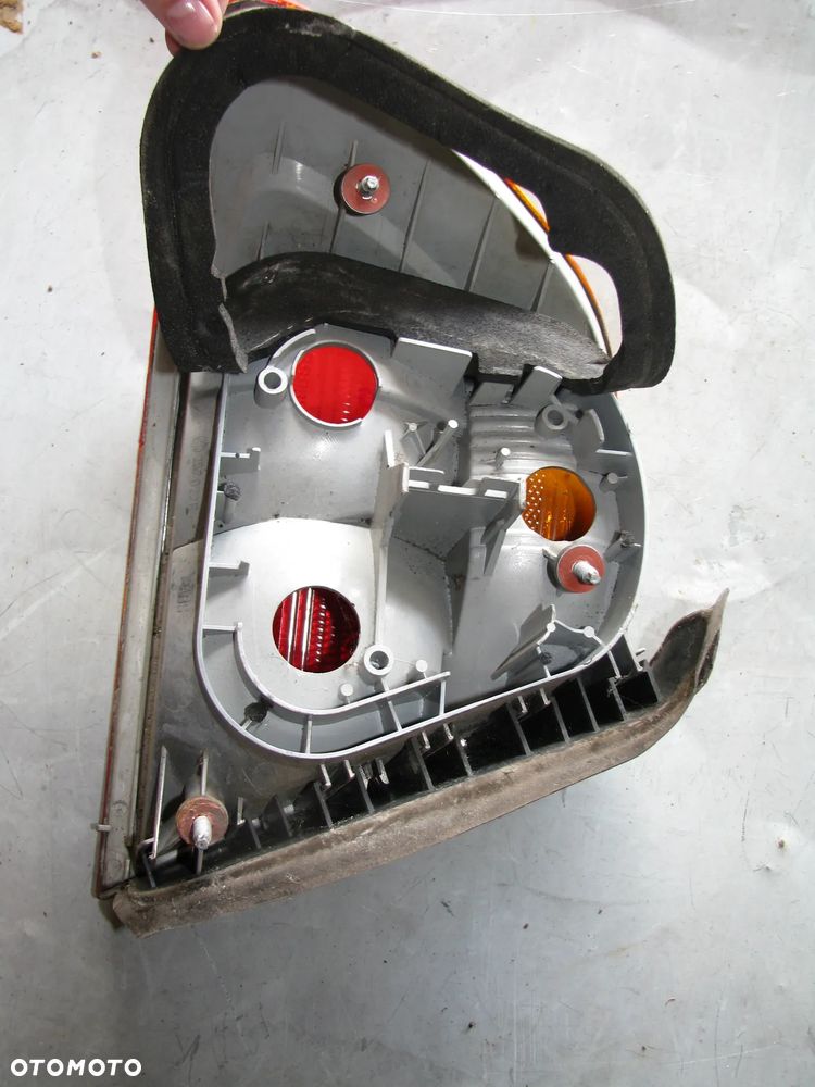 BMW E46 LAMPA PRAWY TYŁ SEDAN - 6