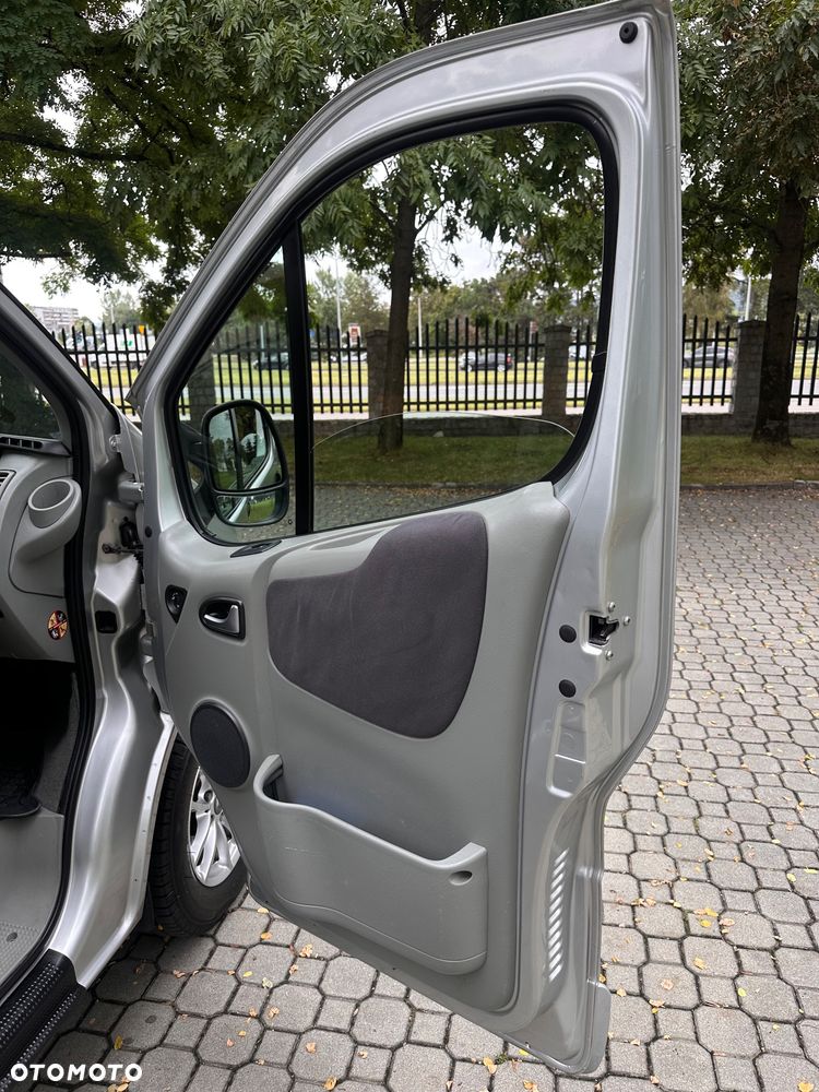 Renault Trafic Grand Passenger Expression - 26