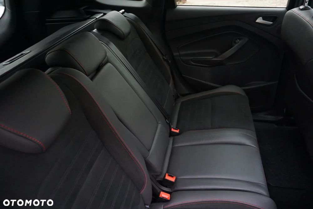 Ford Kuga 1.5 EcoBoost FWD ST-Line X - 17