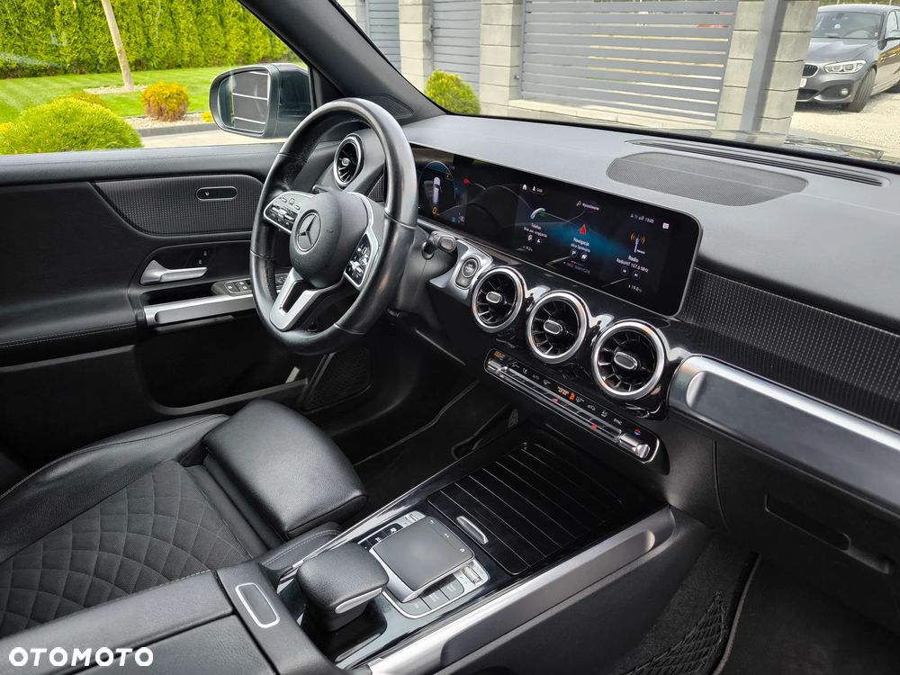 Mercedes-Benz GLB - 10