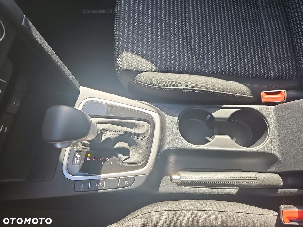 Kia XCeed 1.6 T-GDI M DCT - 13