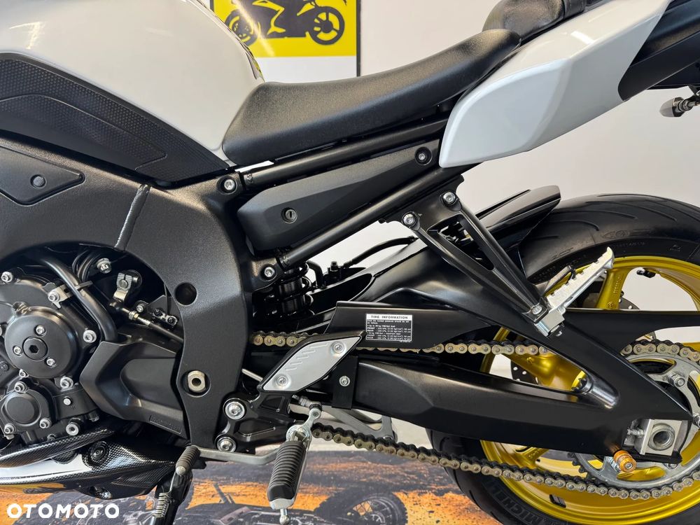 Yamaha FZ8 - 24