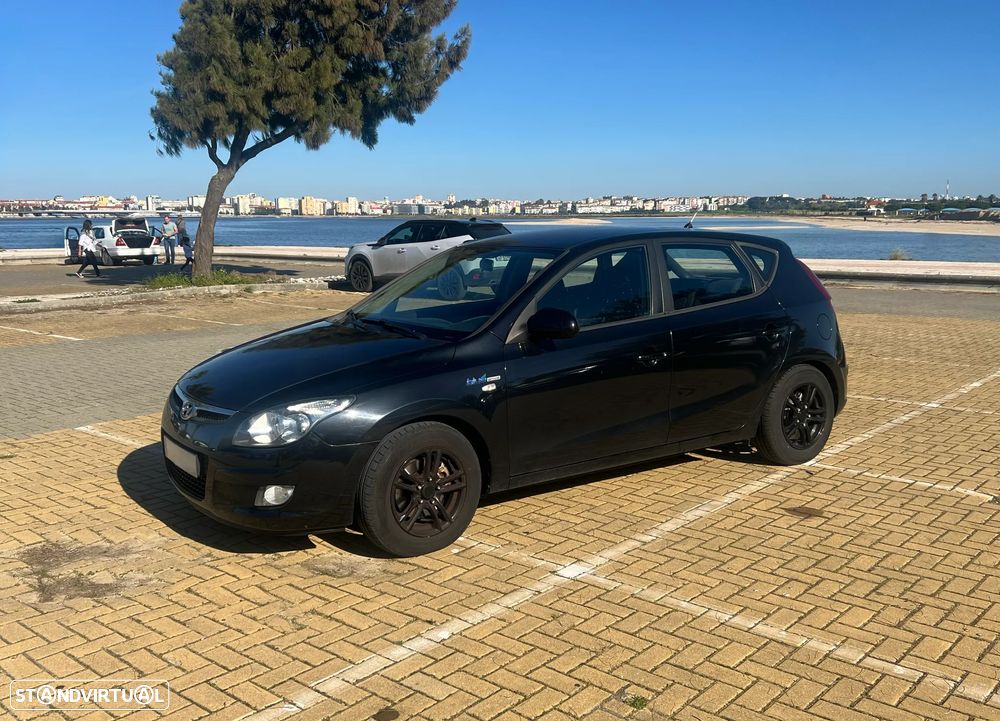 Hyundai i30 1.6 CRDI Blue Comfort - 1