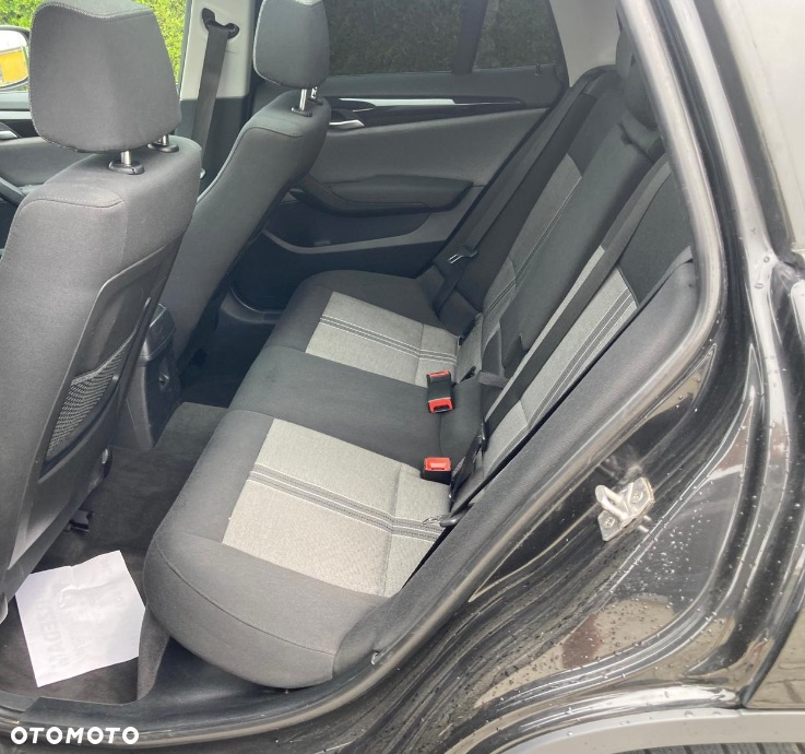 BMW X1 xDrive25i - 8