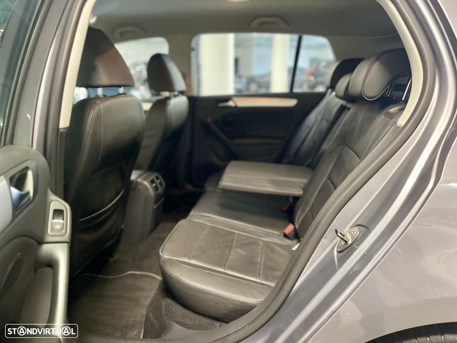 VW Golf 1.6 TDi Highline - 16