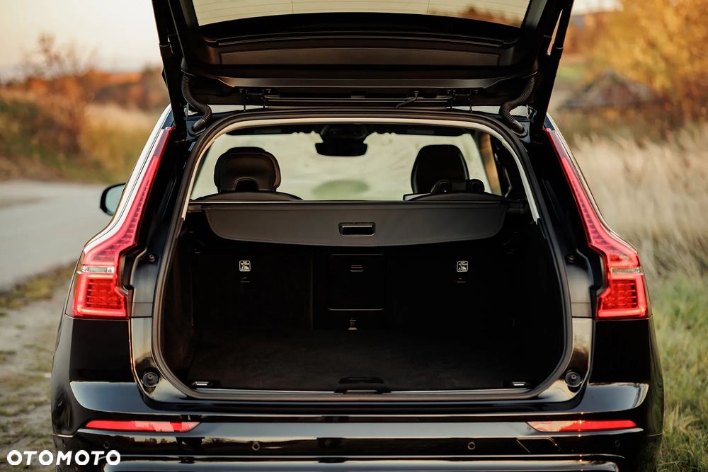 Volvo XC 60 B5 B AWD Plus Black Edition - 21