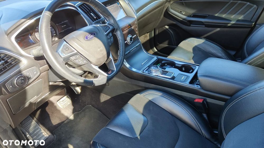 Ford Edge - 11