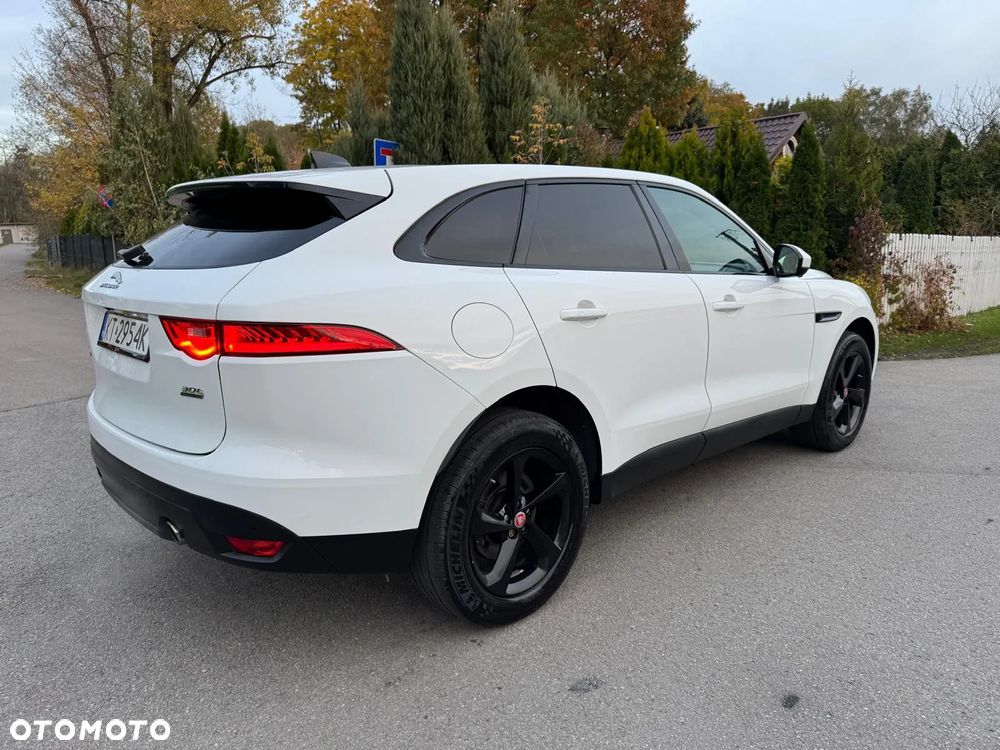 Jaguar F-Pace 30t AWD Prestige - 4