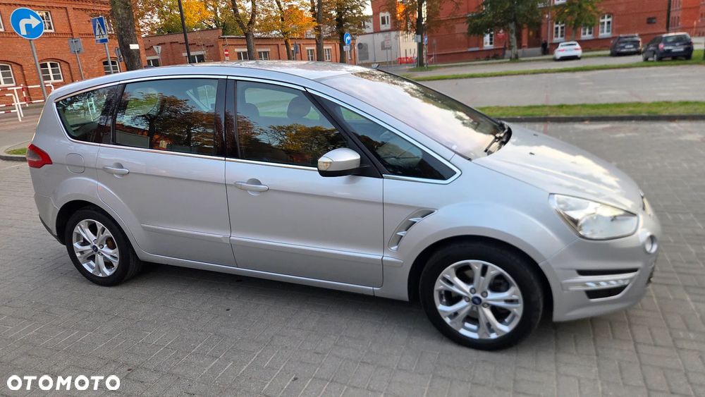 Ford S-Max - 11