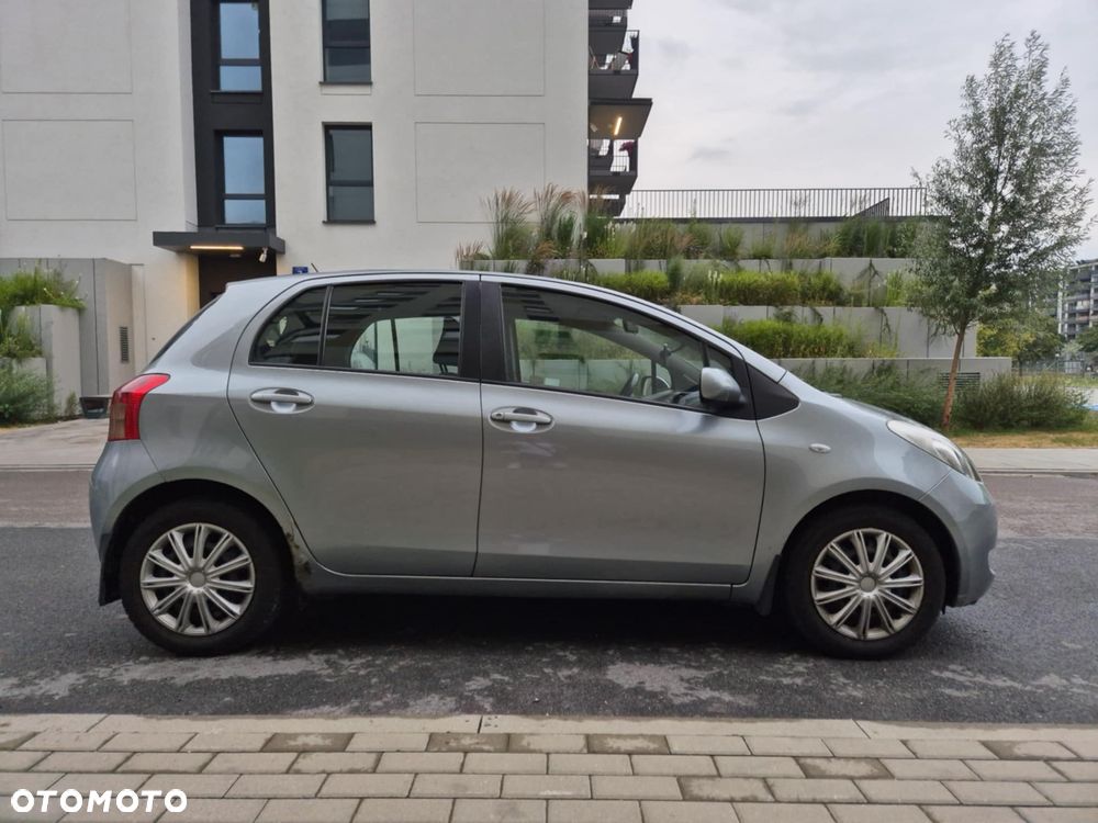 Toyota Yaris 1.3 Sol - 4