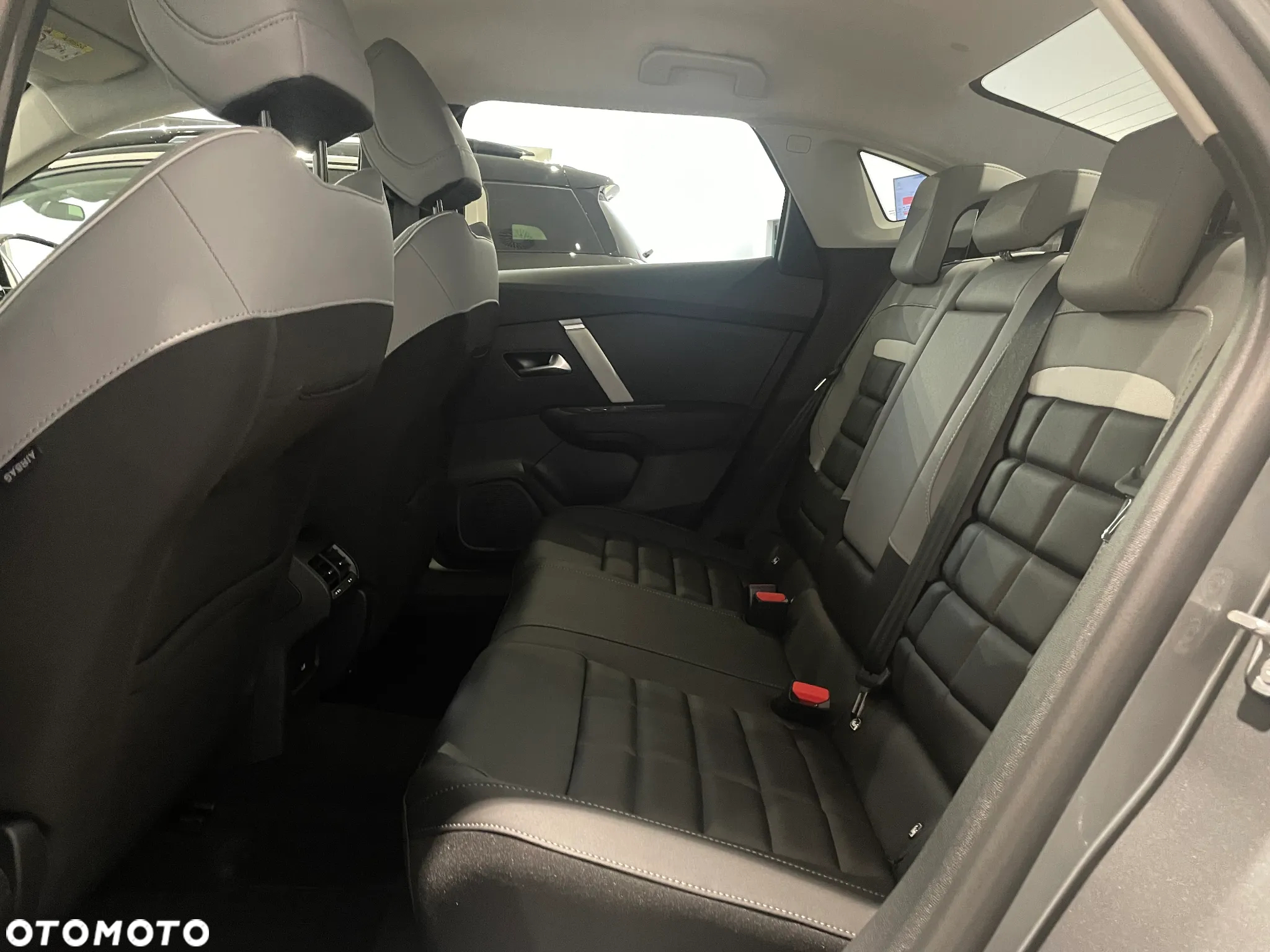 Citroën C4X 1.2 mHEV Max eDCT6 - 12