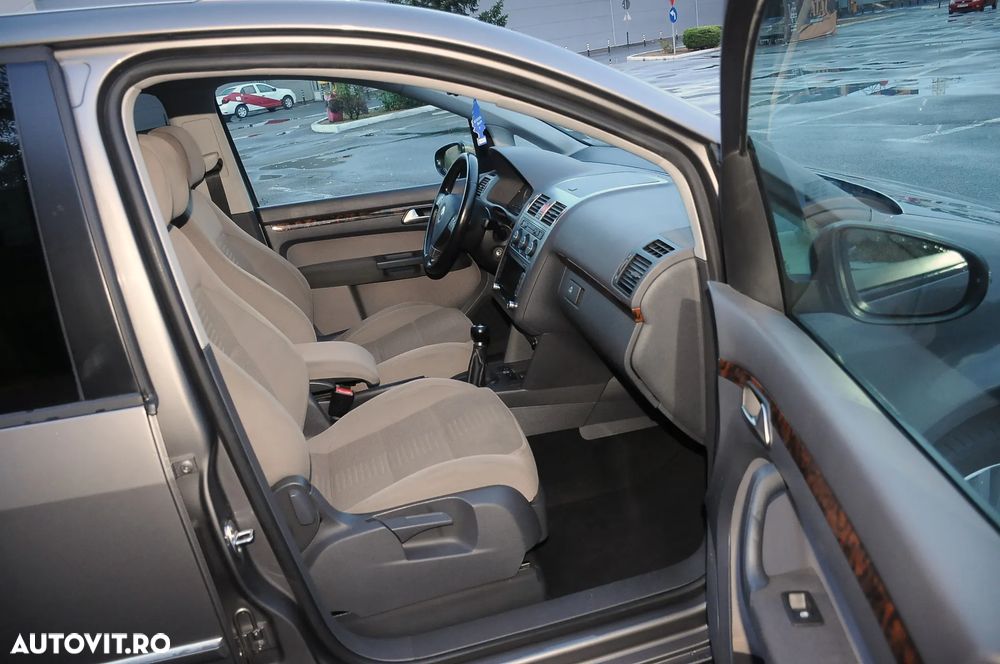 Volkswagen Touran - 7