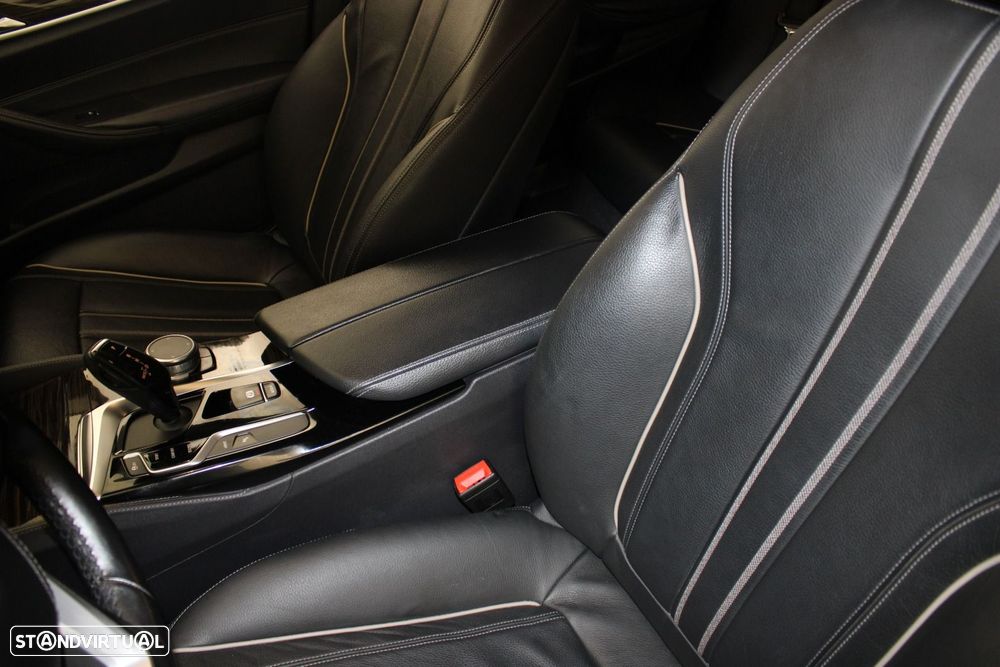 BMW 530 e iPerformance Line Luxury - 34