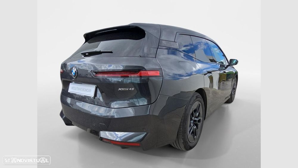 BMW ix xDrive 45 - 4