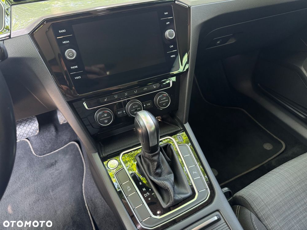 Volkswagen Passat 2.0 TDI EVO Business DSG - 9
