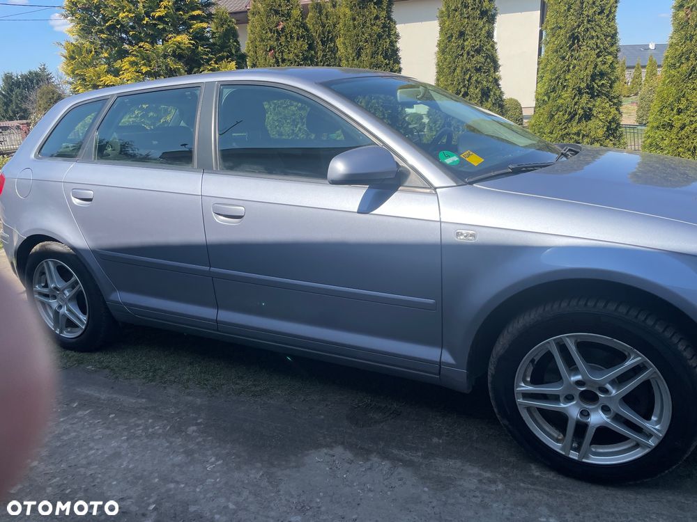 Audi A3 Sportback 1.6 FSI Ambiente - 5