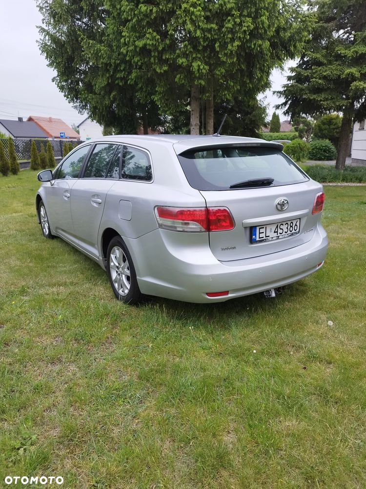 Toyota Avensis - 4