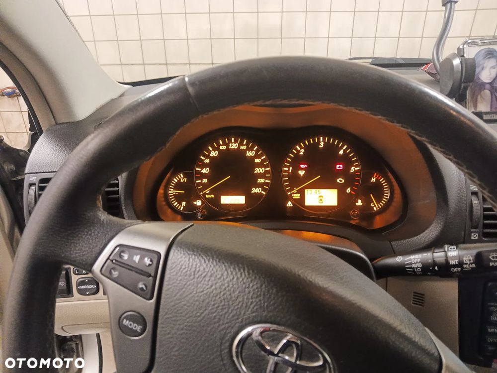 Toyota Avensis 2.2 D-CAT Sol plus NAVI - 11