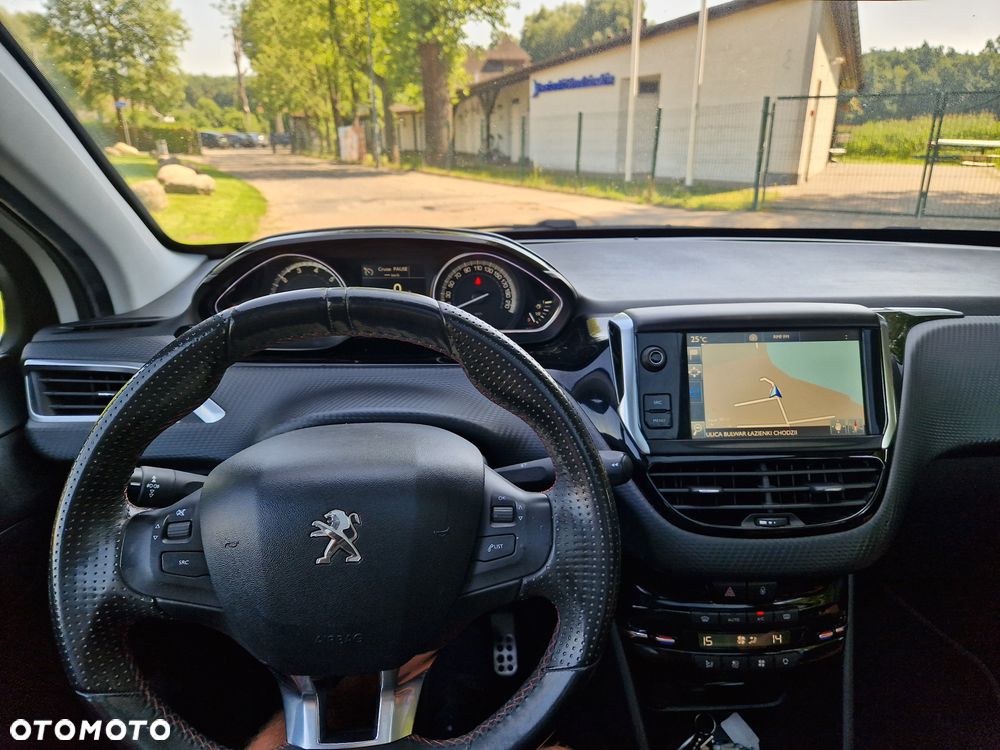 Peugeot 208 - 19