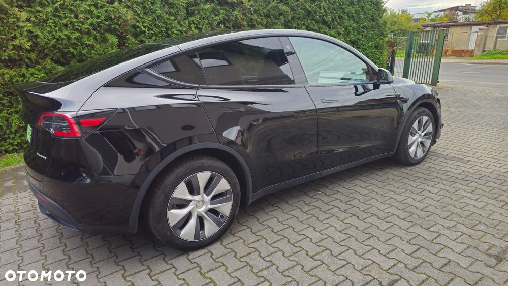 Tesla Model Y 2024 photo 2