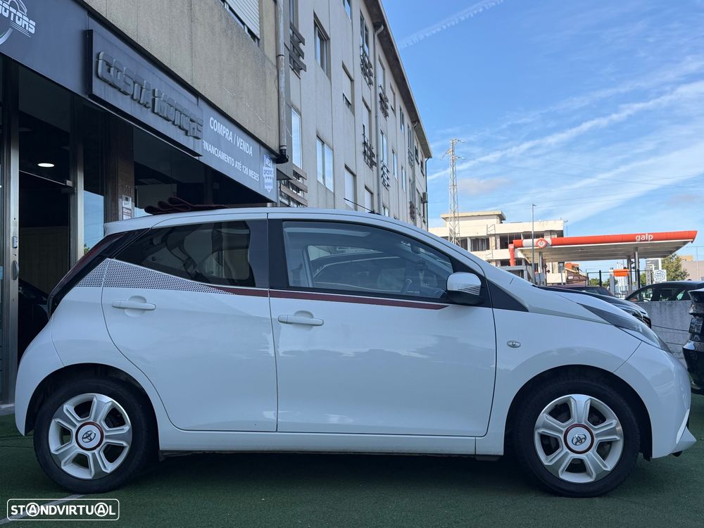 Toyota Aygo x-wave - 8