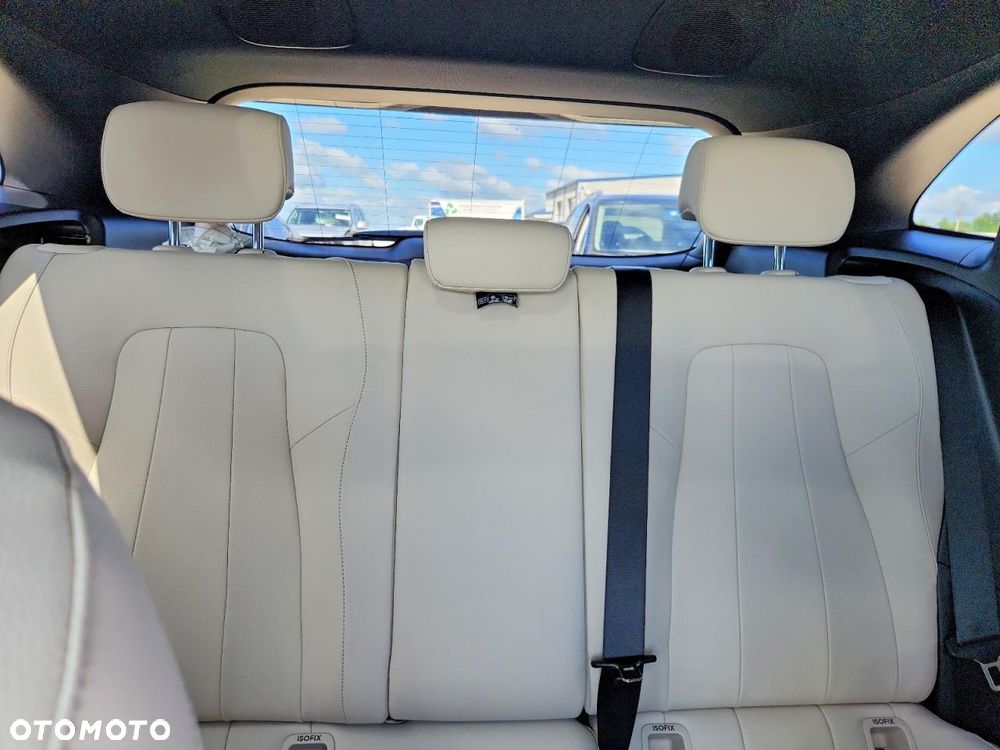 Mercedes-Benz GLA 250 4Matic 8G-DCT - 11