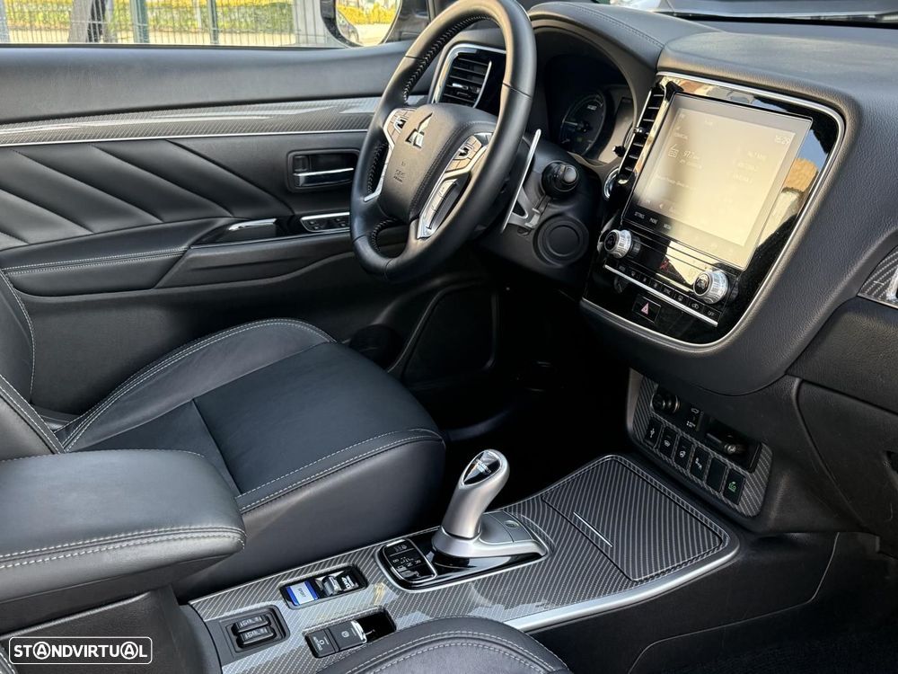 Mitsubishi Outlander 2.4 Instyle - 38