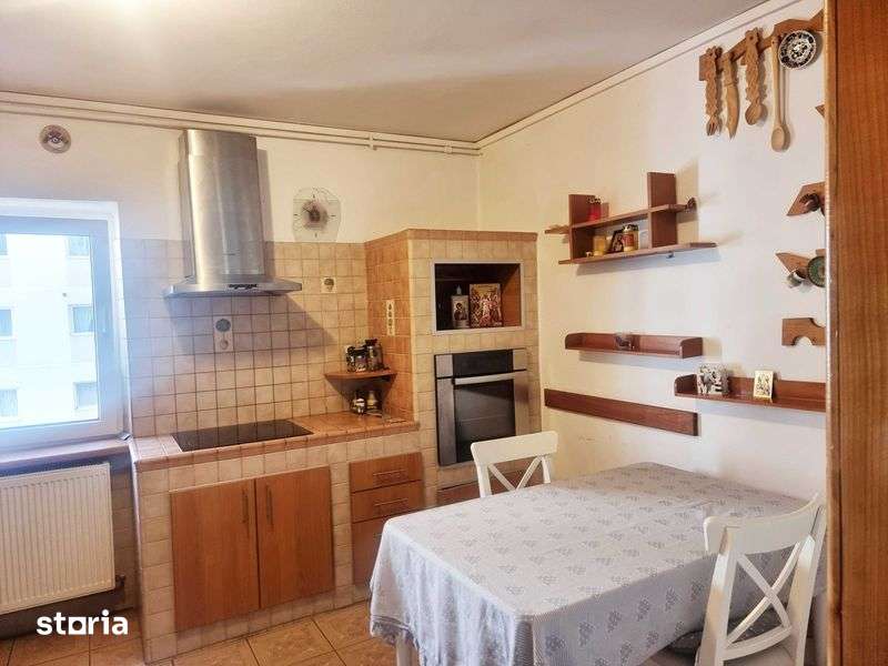 Vand apartament 3 camere decomandat 76mp, Sibiu, Str. Lunga 69A, BL 49 — fotografia 3
