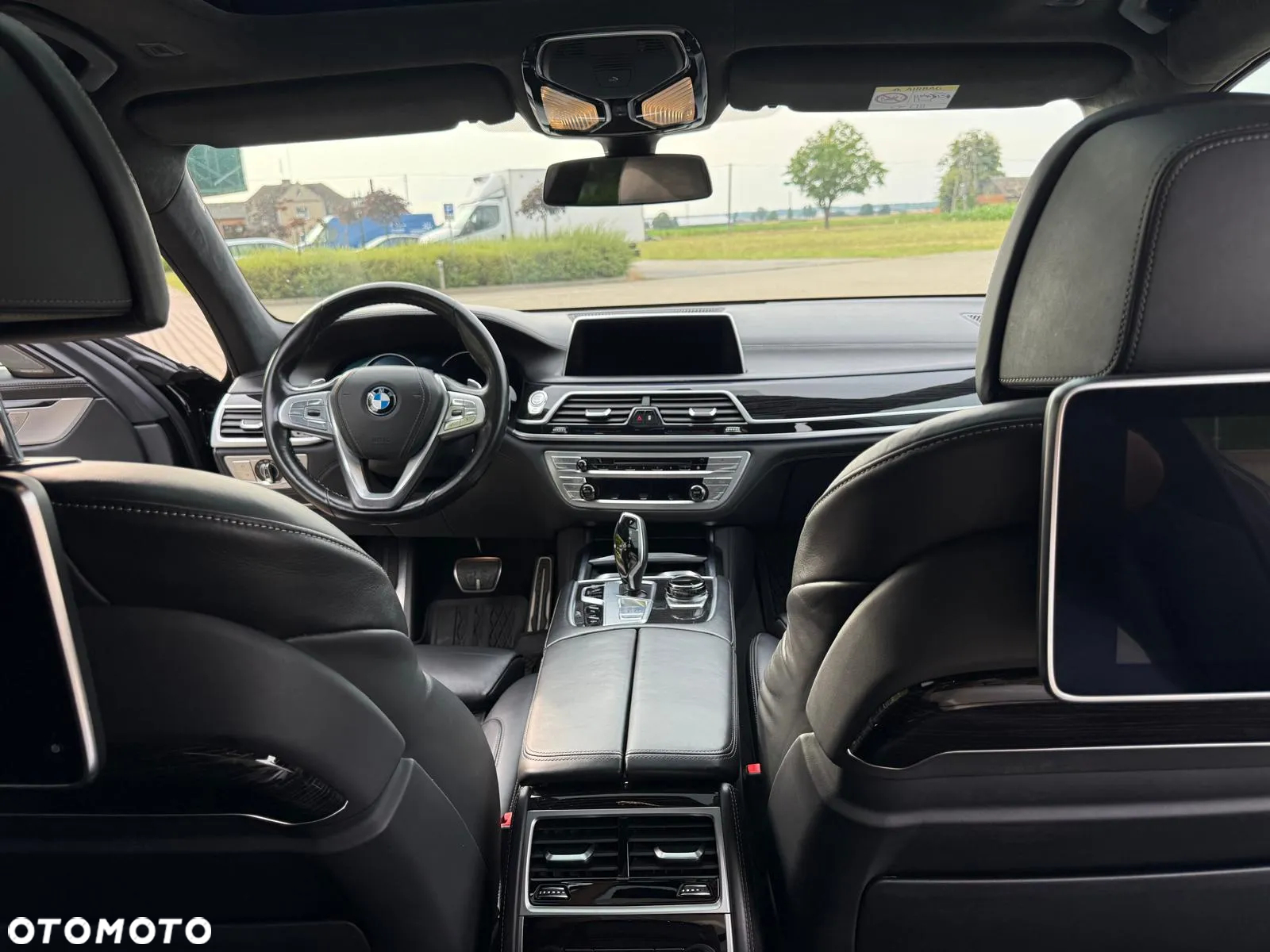 BMW Seria 7 740e iPerformance - 15
