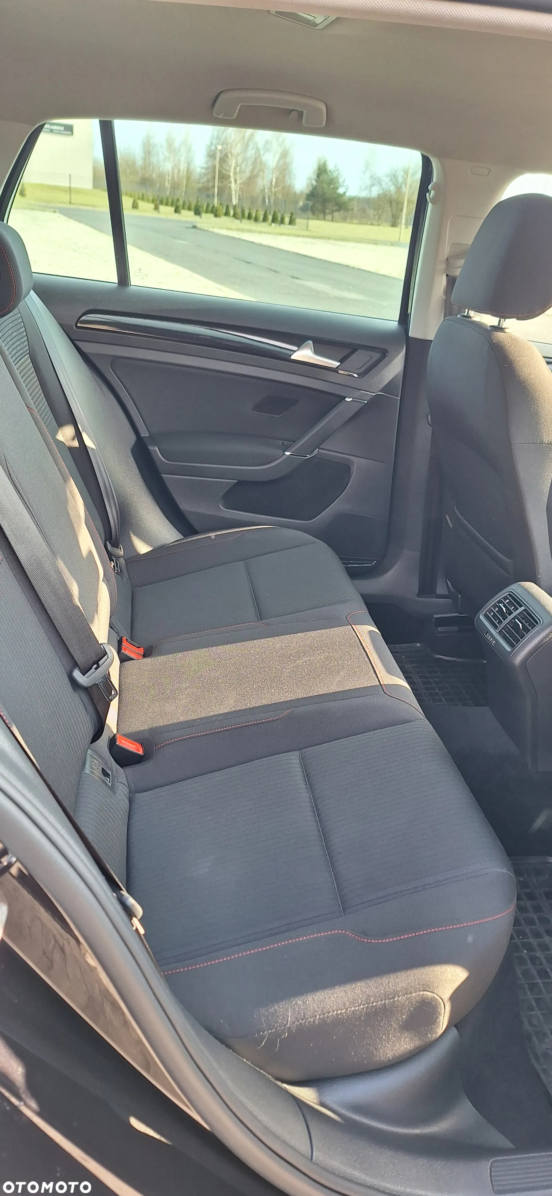 Volkswagen Golf - 12