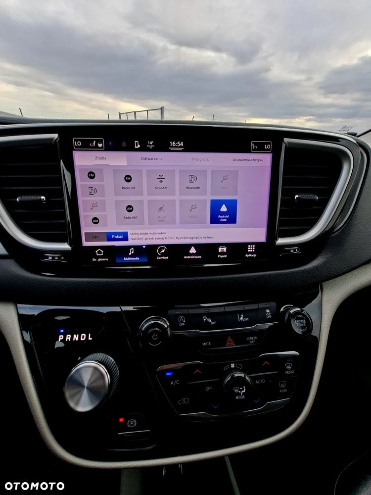 Chrysler Pacifica - 8