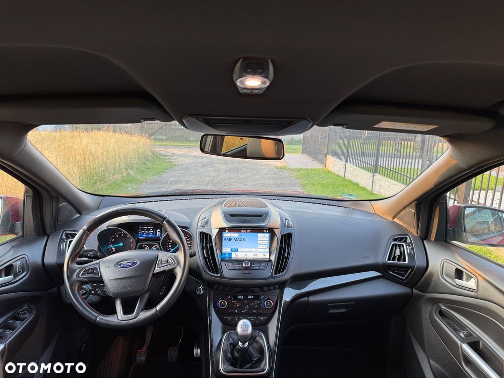 Ford Kuga 1.5 EcoBoost 2x4 ST-Line - 30