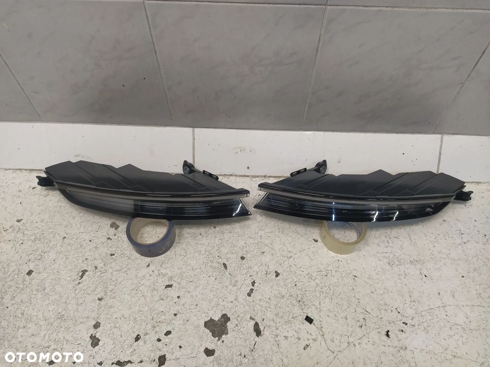 PORSCHE TAYCAN 9JA 19- LAMPA TYŁ TYLNA LED PRAWA LEWA  BASE USA ORYGINAŁ - 2