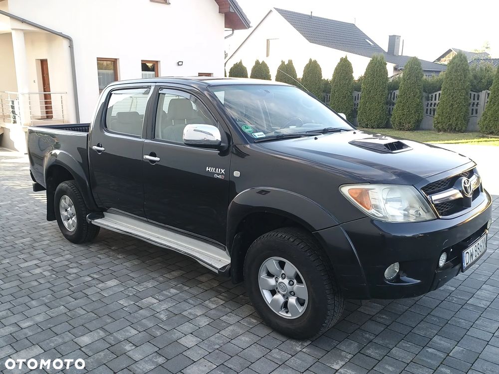 Toyota Hilux 2.5 D-4D DLX + - 2